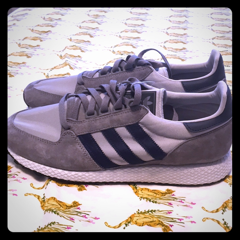 I’m selling  a brand new  Adidas Forest Grove